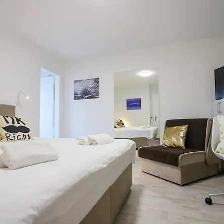 Zvonko 4*