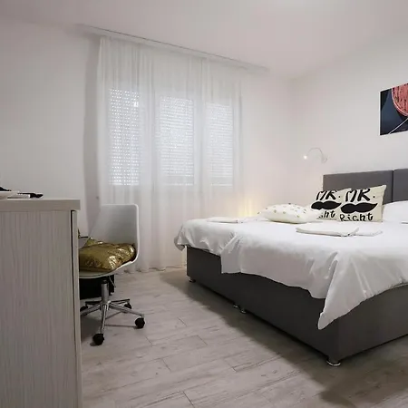 Zvonko Pensionat Split