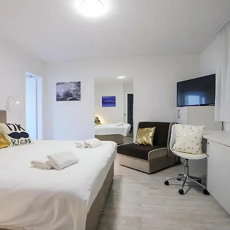 Zvonko Pensionat Split